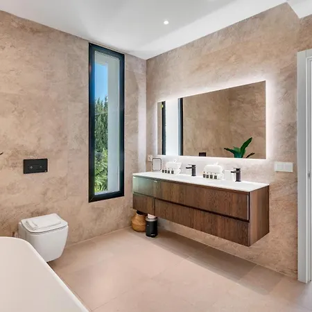 Vacation Marbella I Riviera The View, Luxury Villa, Breathtaking Sea View, Private Pool, American Bbq, Close Distance To The Finest Beaches *