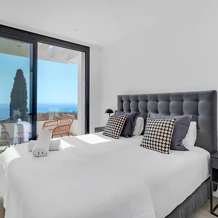 Vacation Marbella I Riviera The View, Luxury Villa, Breathtaking Sea View, Private Pool, American Bbq, Close Distance To The Finest Beaches Ситио-де-Калаонда