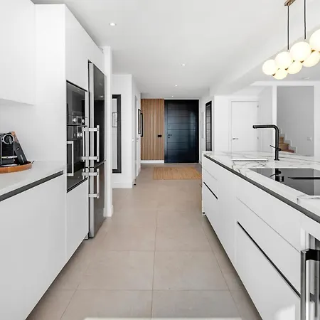 Vacation Marbella I Riviera The View, Luxury Villa, Breathtaking Sea View, Private Pool, American Bbq, Close Distance To The Finest Beaches Вилла Ситио-де-Калаонда